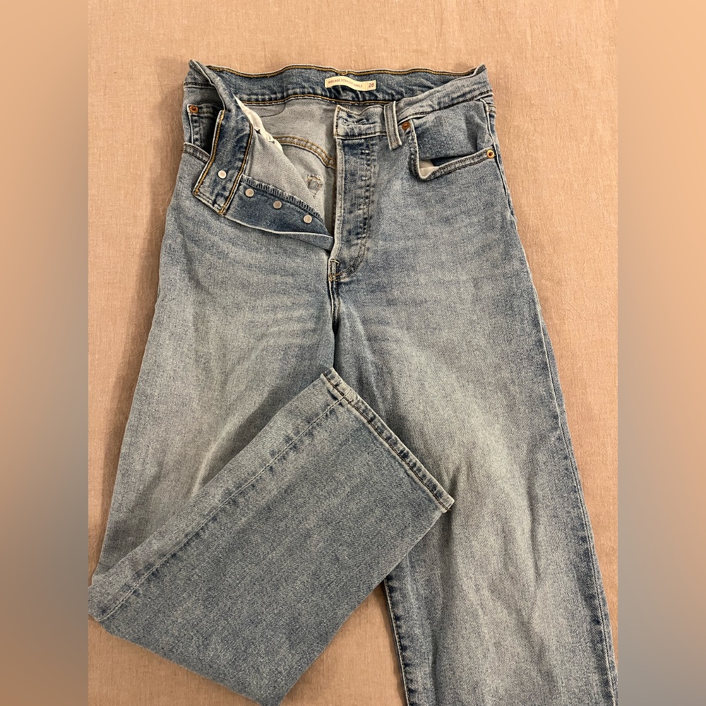 Levi’s Ribcage Straight Leg Jeans